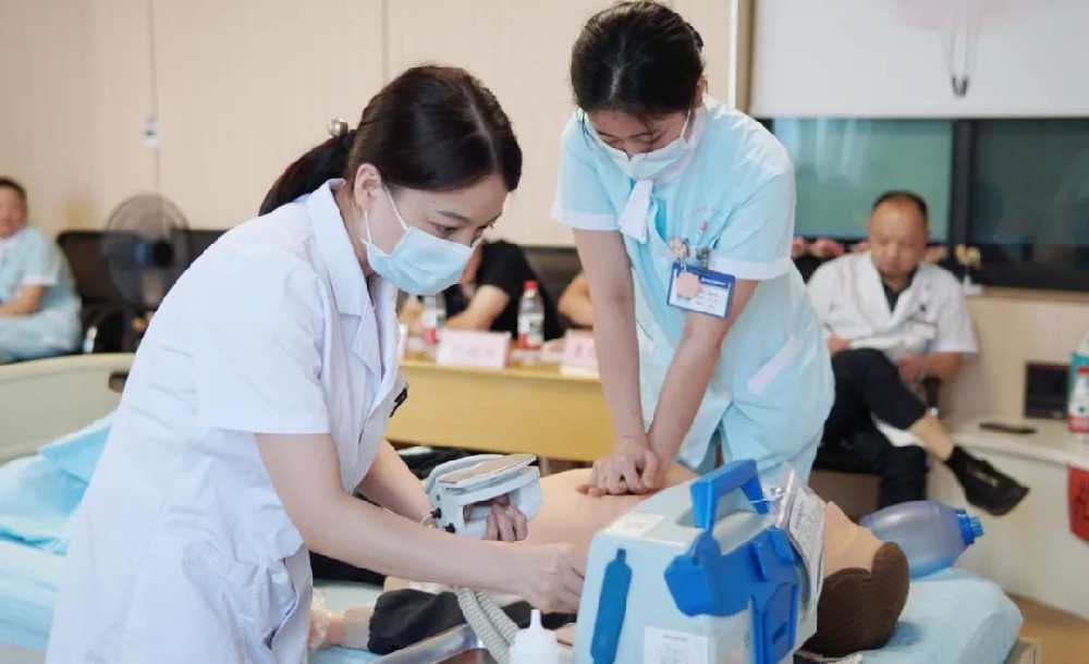 医师节系列活动 | 我院举行心肺复苏技能竞赛